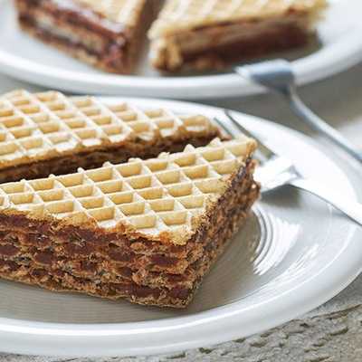 Wafle z kremem orzechowo-kakaowym